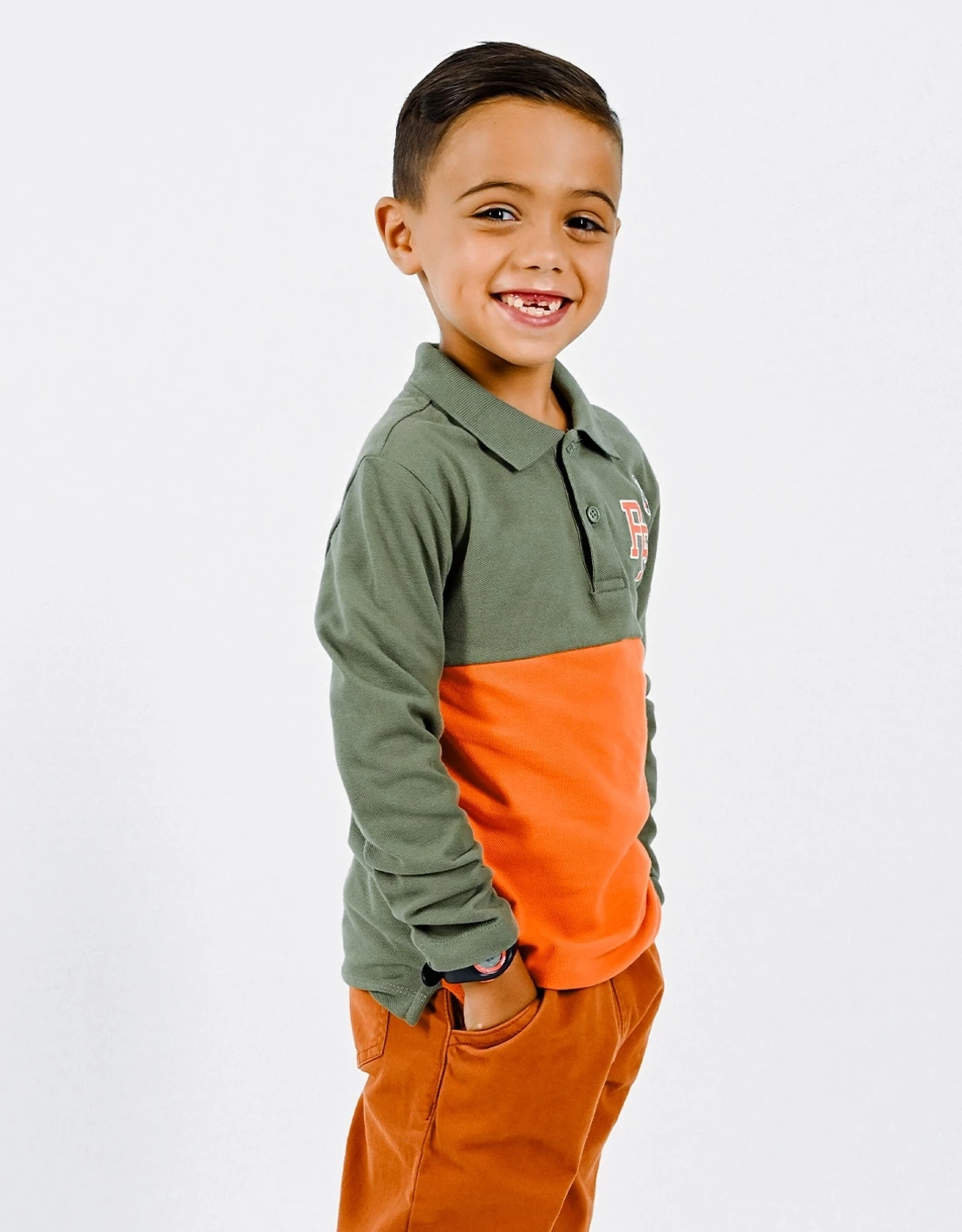 Polo 100% coton "club des aventuriers" - Kaki/Orange Polo 100% coton "club des aventuriers" - Kaki/Orange